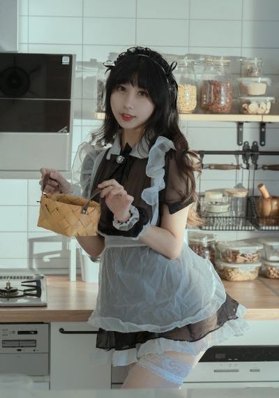 年轻的女教师2免费