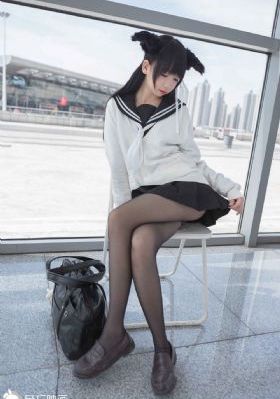 隔着超薄肉色丝袜进入97